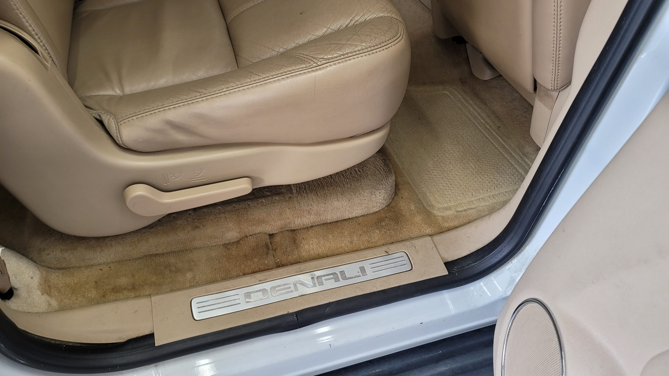 Car Buffing Before Gambrills Maryland | Quality Car Detailing Car Buffing Before Gambrills Maryland | Quality Car Detailing
